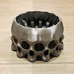 Laser-cut planting pot…